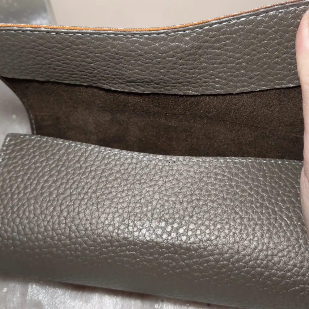 Cinzia sunglasses case and box